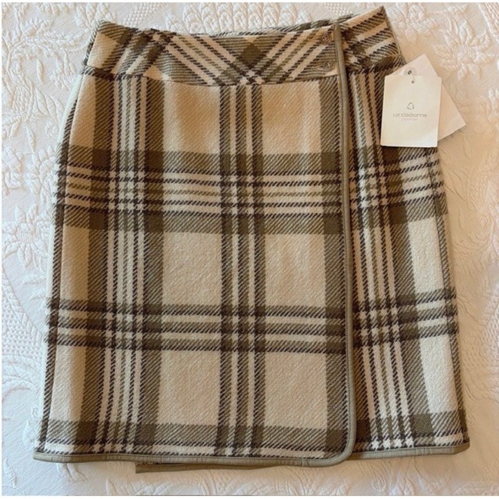 Liz Claiborne Lizsport Plaid Wool Blend Wrap Mini Skirt Scottish Moors Tan 10 - Picture 7 of 14